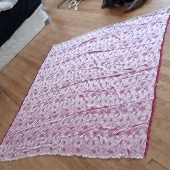 Bergdorf Goodman Wrap - Picture 4 of 5